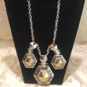 Statement Necklace NWOT